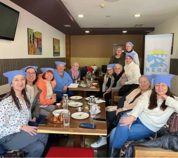 Сотрудничество с женщинами Боснии Співпраця з жінками Боснії Collaboration with women in Bosnia