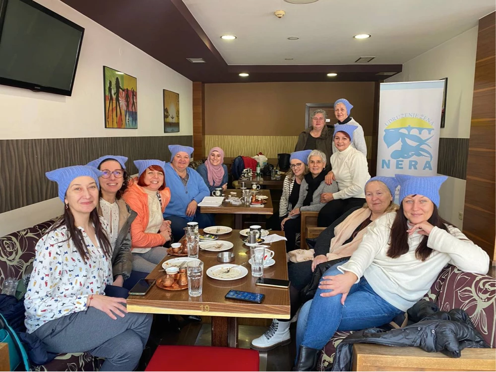 Сотрудничество с женщинами Боснии Співпраця з жінками Боснії Collaboration with women in Bosnia